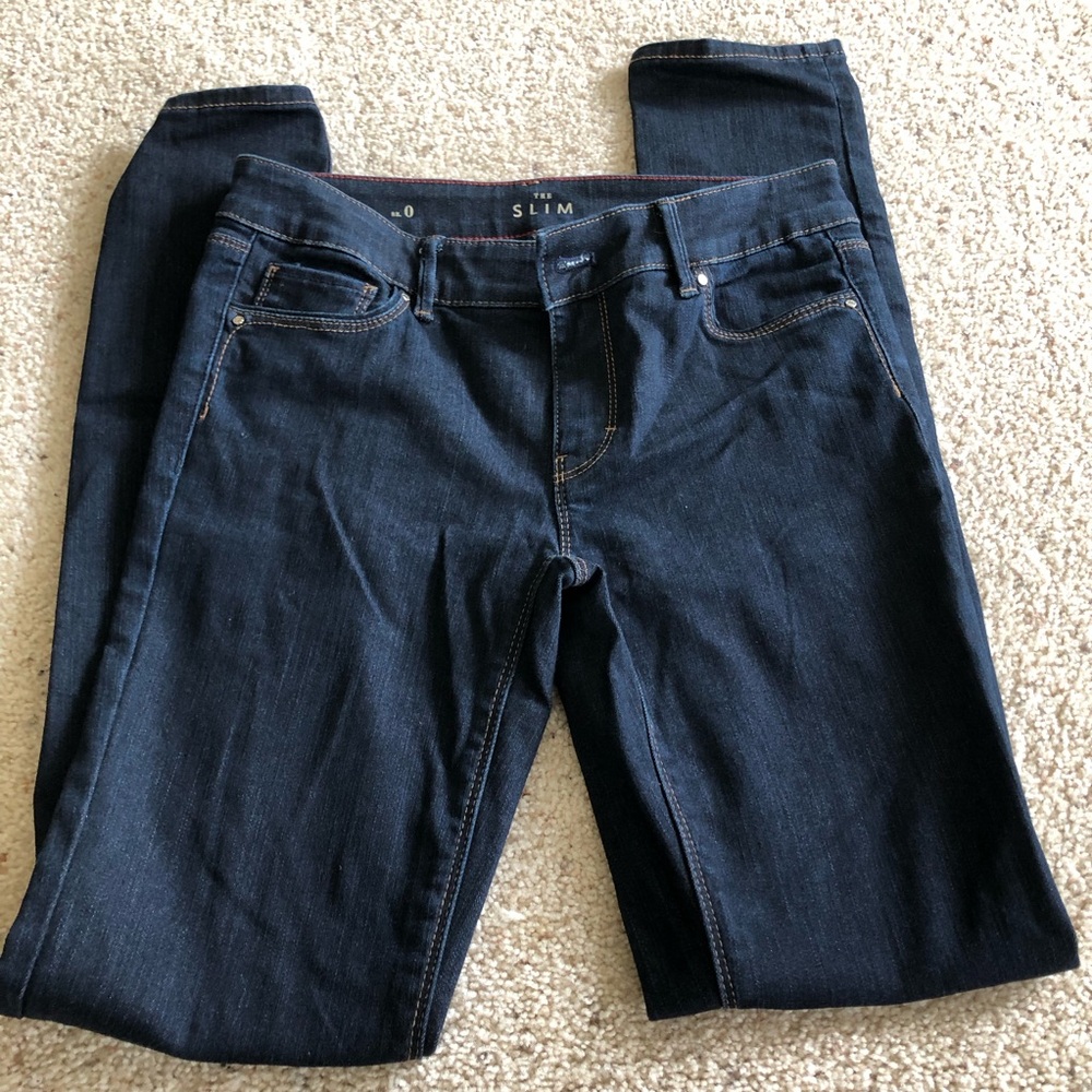 White House Black Market The Slim Mid Rise Jeans Size 0 Short EXCELLENT